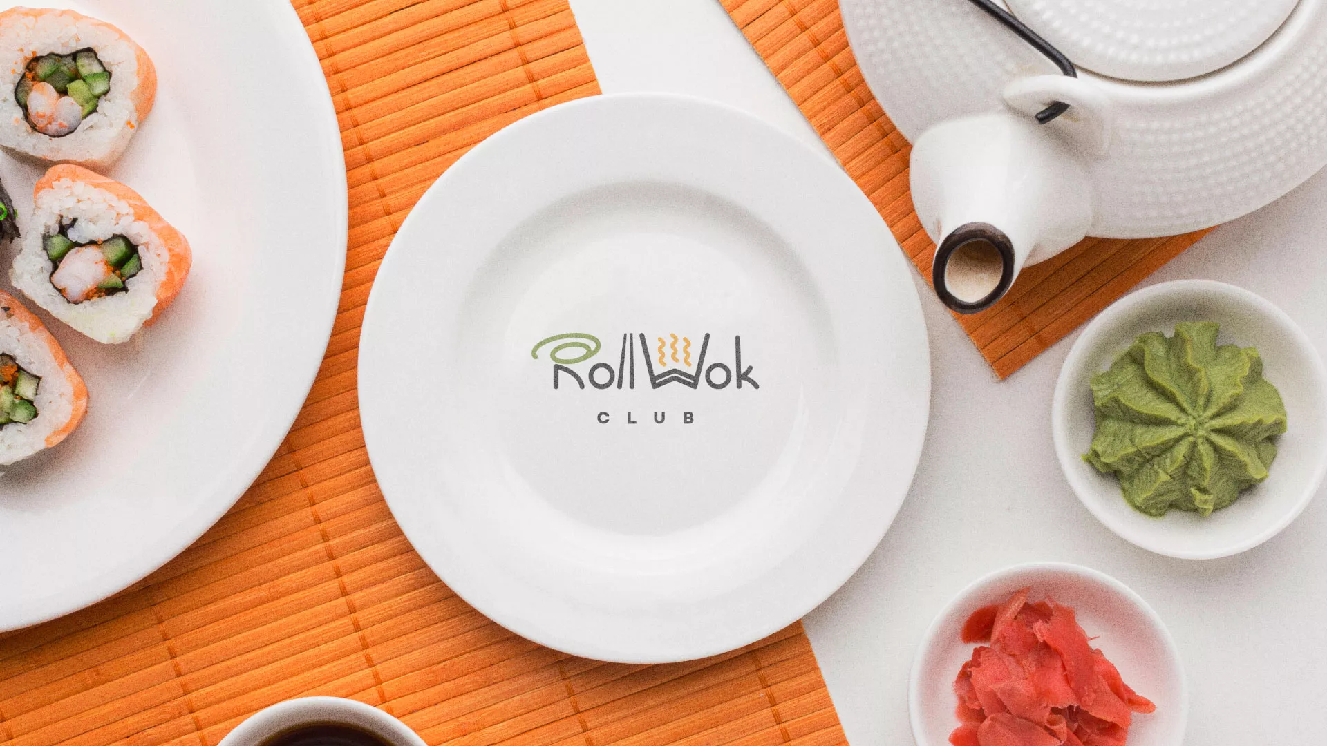 Разработка логотипа и фирменного стиля суши-бара «Roll Wok Club» в Губахе